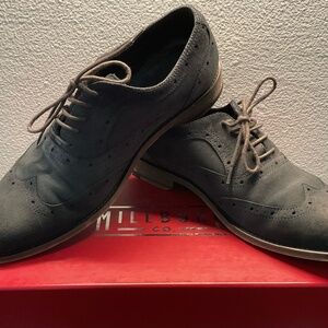 Millburn Co. Wingtip Oxford, Navy suede size 8.5 m